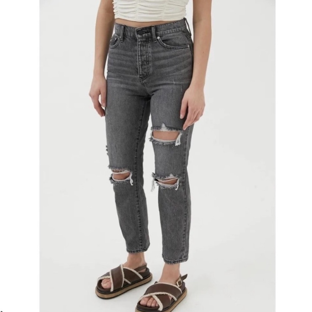 BDG Slim Straight Black Jeans Distressed Black Denim Button Fly
Women’s 27